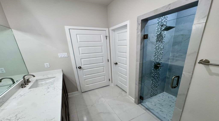 3416 S Texas Ave, Laredo, Texas 78046, 3 Bedrooms Bedrooms, 5 Rooms Rooms,2 BathroomsBathrooms,Residential,For Sale,3416 S Texas Ave,20264225