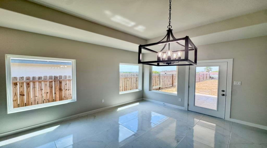 3416 S Texas Ave, Laredo, Texas 78046, 3 Bedrooms Bedrooms, 5 Rooms Rooms,2 BathroomsBathrooms,Residential,For Sale,3416 S Texas Ave,20264225