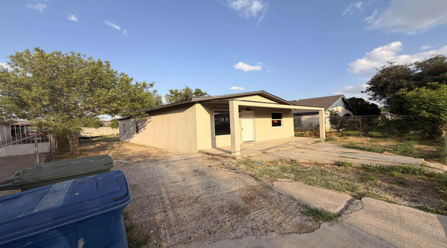 3405 S Louisiana Ave, Laredo, Texas 78046, 3 Bedrooms Bedrooms, 6 Rooms Rooms,2 BathroomsBathrooms,Residential,For Sale,3405 S Louisiana Ave,20264227