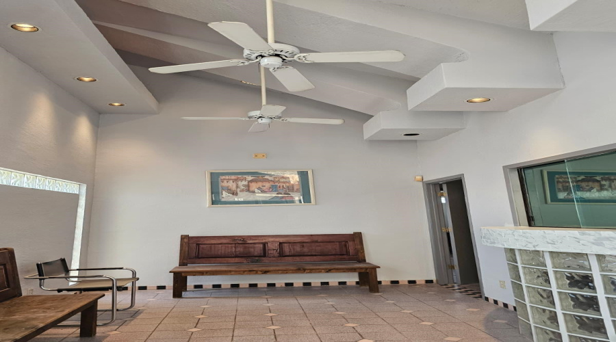 220 W Hillside Rd, Laredo, Texas 78041, 1 Room Rooms,4 BathroomsBathrooms,Commercial retail/office,For Rent,220 W Hillside Rd,20264229