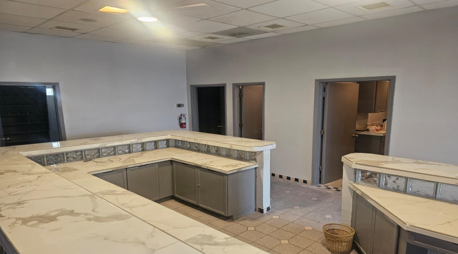 220 W Hillside Rd, Laredo, Texas 78041, 1 Room Rooms,4 BathroomsBathrooms,Commercial retail/office,For Rent,220 W Hillside Rd,20264229