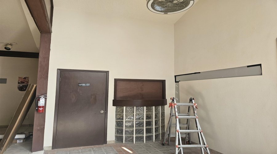 220 W Hillside Rd, Laredo, Texas 78041, 1 Room Rooms,2 BathroomsBathrooms,Commercial retail/office,For Sale,220 W Hillside Rd,20264231