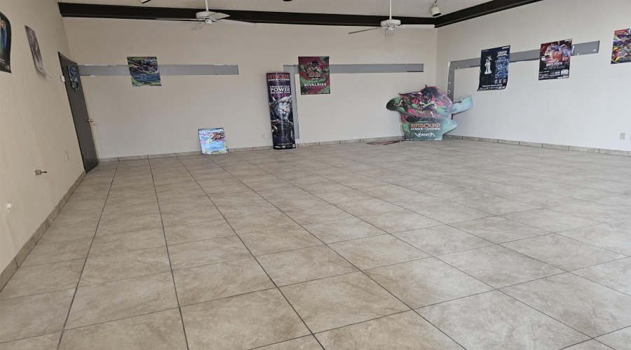 220 W Hillside Rd, Laredo, Texas 78041, 1 Room Rooms,2 BathroomsBathrooms,Commercial retail/office,For Sale,220 W Hillside Rd,20264231