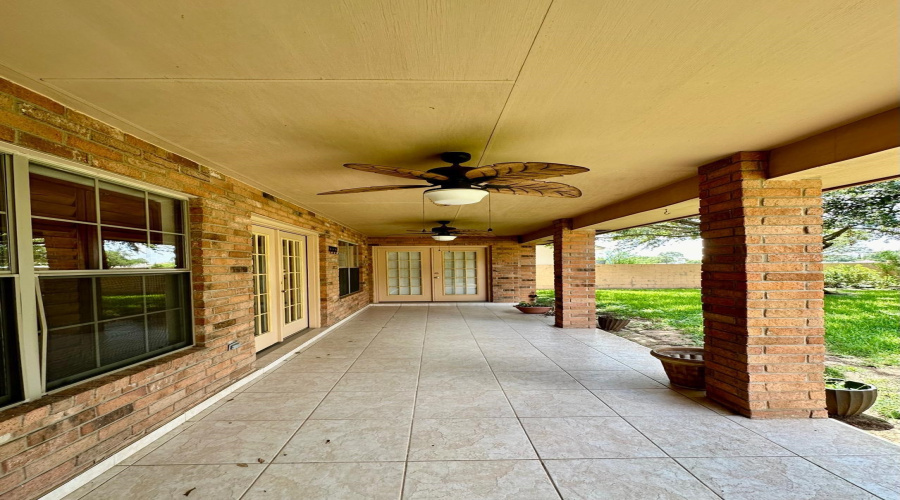 2404 Leonard Ct, Laredo, Texas 78045, 3 Bedrooms Bedrooms, 7 Rooms Rooms,3 BathroomsBathrooms,Residential,For Sale,2404 Leonard Ct,20264228