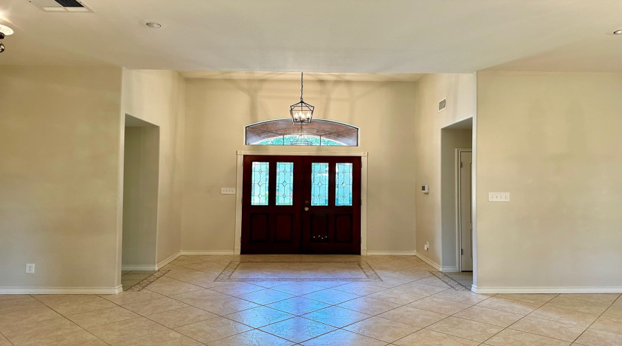 2404 Leonard Ct, Laredo, Texas 78045, 3 Bedrooms Bedrooms, 7 Rooms Rooms,3 BathroomsBathrooms,Residential,For Sale,2404 Leonard Ct,20264228
