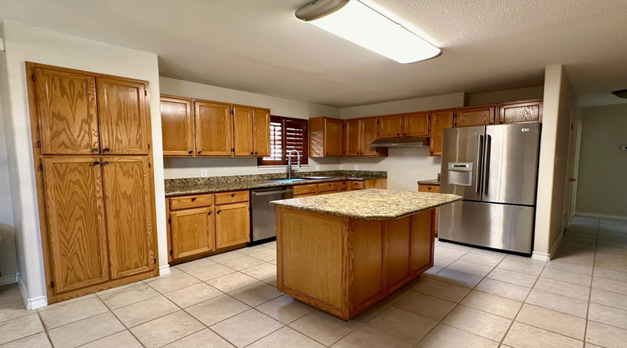 2404 Leonard Ct, Laredo, Texas 78045, 3 Bedrooms Bedrooms, 7 Rooms Rooms,3 BathroomsBathrooms,Residential,For Sale,2404 Leonard Ct,20264228