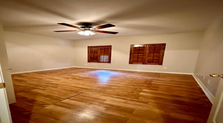 2404 Leonard Ct, Laredo, Texas 78045, 3 Bedrooms Bedrooms, 7 Rooms Rooms,3 BathroomsBathrooms,Residential,For Sale,2404 Leonard Ct,20264228