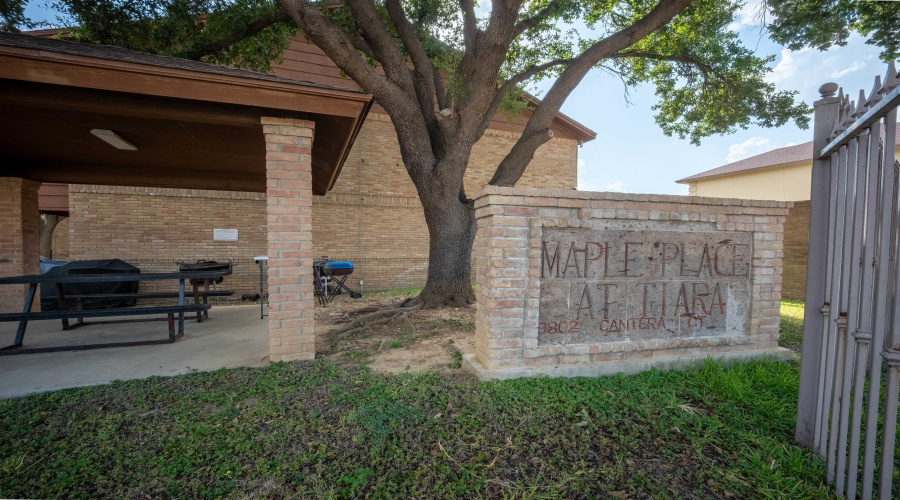 1752 Tiara Trl, Laredo, Texas 78045, 2 Bedrooms Bedrooms, 4 Rooms Rooms,2 BathroomsBathrooms,Residential,For Sale,1752 Tiara Trl,20264230