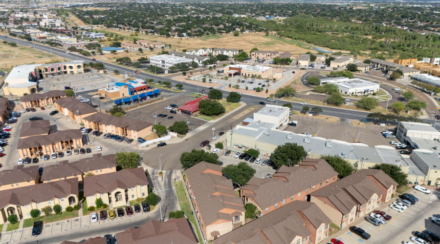 1752 Tiara Trl, Laredo, Texas 78045, 2 Bedrooms Bedrooms, 4 Rooms Rooms,2 BathroomsBathrooms,Residential,For Sale,1752 Tiara Trl,20264230