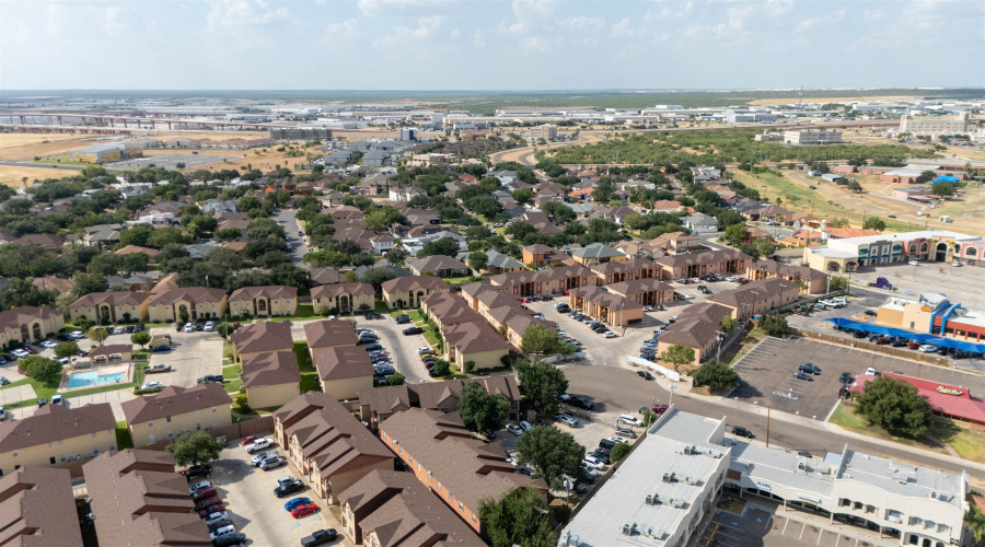 1752 Tiara Trl, Laredo, Texas 78045, 2 Bedrooms Bedrooms, 4 Rooms Rooms,2 BathroomsBathrooms,Residential,For Sale,1752 Tiara Trl,20264230