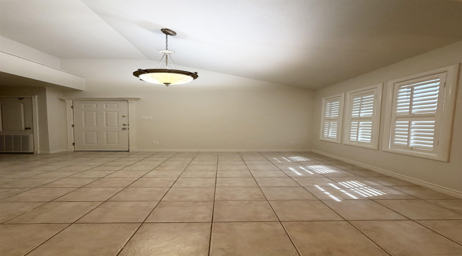 203 Martingale Ln, Laredo, Texas 78041, 1 Bedroom Bedrooms, 4 Rooms Rooms,2 BathroomsBathrooms,Residential,For Rent,203 Martingale Ln,20264232