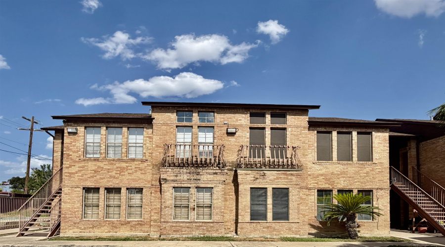 203 Martingale Ln, Laredo, Texas 78041, 1 Bedroom Bedrooms, 4 Rooms Rooms,2 BathroomsBathrooms,Residential,For Rent,203 Martingale Ln,20264232
