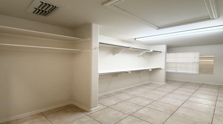 203 Martingale Ln, Laredo, Texas 78041, 1 Bedroom Bedrooms, 4 Rooms Rooms,2 BathroomsBathrooms,Residential,For Rent,203 Martingale Ln,20264232