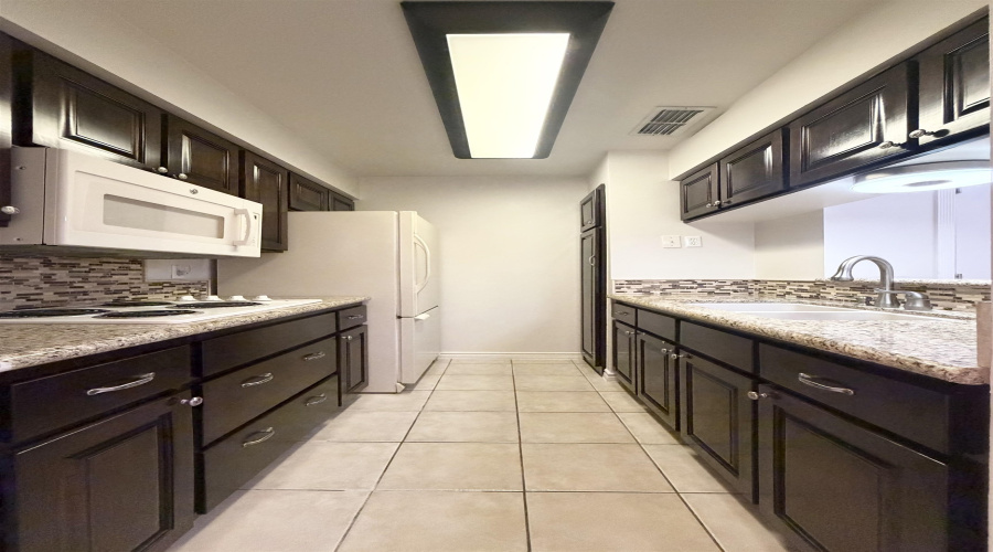203 Martingale Ln, Laredo, Texas 78041, 1 Bedroom Bedrooms, 4 Rooms Rooms,2 BathroomsBathrooms,Residential,For Rent,203 Martingale Ln,20264232