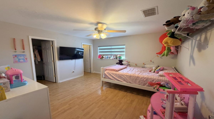 2815 Don Sergio Dr, Laredo, Texas 78045, 5 Bedrooms Bedrooms, 8 Rooms Rooms,2 BathroomsBathrooms,Residential,For Sale,2815 Don Sergio Dr,20264234