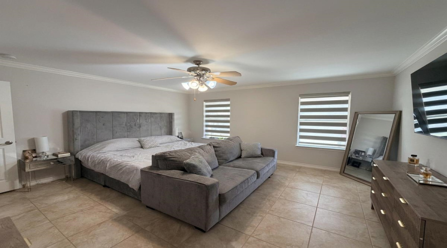 2815 Don Sergio Dr, Laredo, Texas 78045, 5 Bedrooms Bedrooms, 8 Rooms Rooms,2 BathroomsBathrooms,Residential,For Sale,2815 Don Sergio Dr,20264234