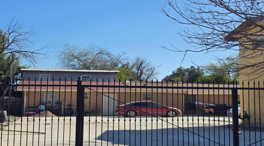 319 Hidalgo St, Laredo, Texas 78043-5141, ,Multi-family,For Sale,319 Hidalgo St,20264236