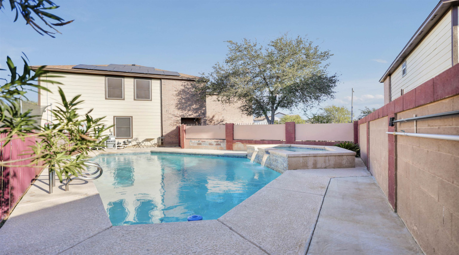 2122 Mallorca Dr, LAREDO, Texas 78046, 5 Bedrooms Bedrooms, 7 Rooms Rooms,3 BathroomsBathrooms,Residential,For Rent,2122 Mallorca Dr,20264239