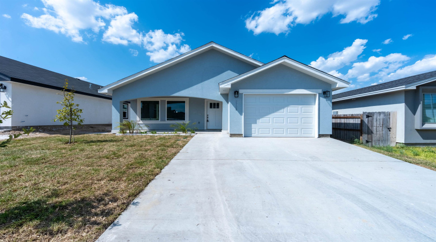 5708 Kylee Dr., Laredo, Texas 78043, 3 Bedrooms Bedrooms, 5 Rooms Rooms,2 BathroomsBathrooms,Residential,For Sale,5708 Kylee Dr.,20264241