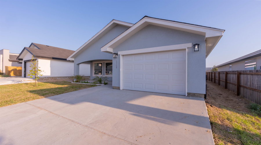 5708 Kylee Dr., Laredo, Texas 78043, 3 Bedrooms Bedrooms, 5 Rooms Rooms,2 BathroomsBathrooms,Residential,For Sale,5708 Kylee Dr.,20264241