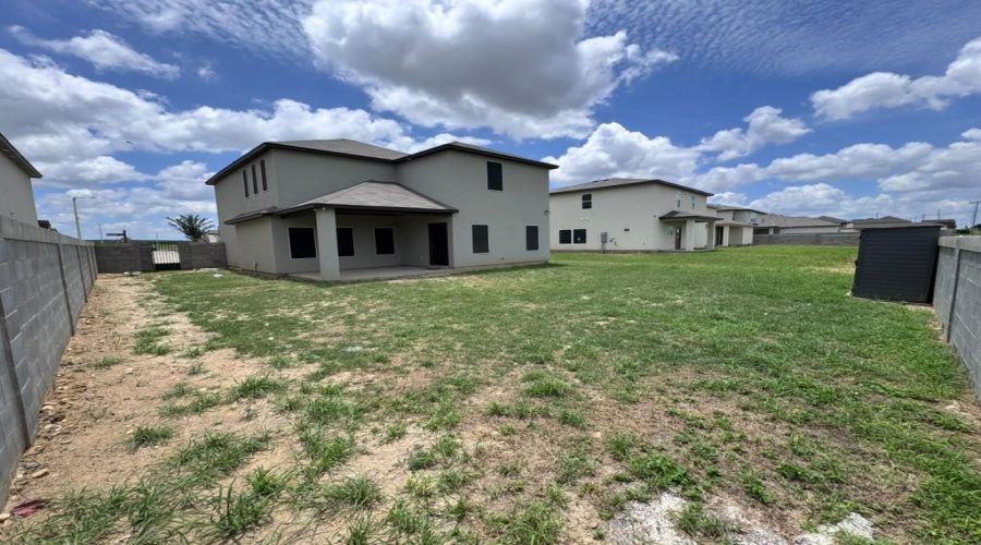 3012 Clydesdale Dr., Laredo, Texas 78046, 3 Bedrooms Bedrooms, 7 Rooms Rooms,2 BathroomsBathrooms,Residential,For Sale,3012 Clydesdale Dr.,20264242