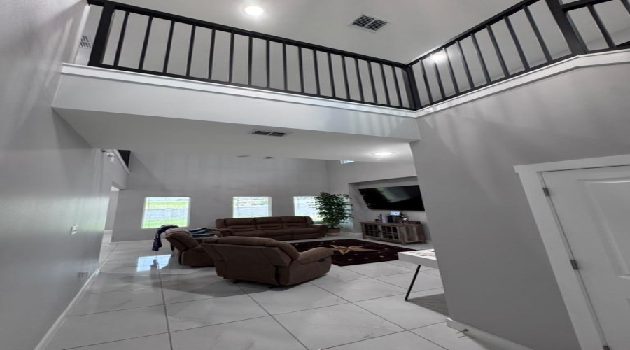 3012 Clydesdale Dr., Laredo, Texas 78046, 3 Bedrooms Bedrooms, 7 Rooms Rooms,2 BathroomsBathrooms,Residential,For Sale,3012 Clydesdale Dr.,20264242