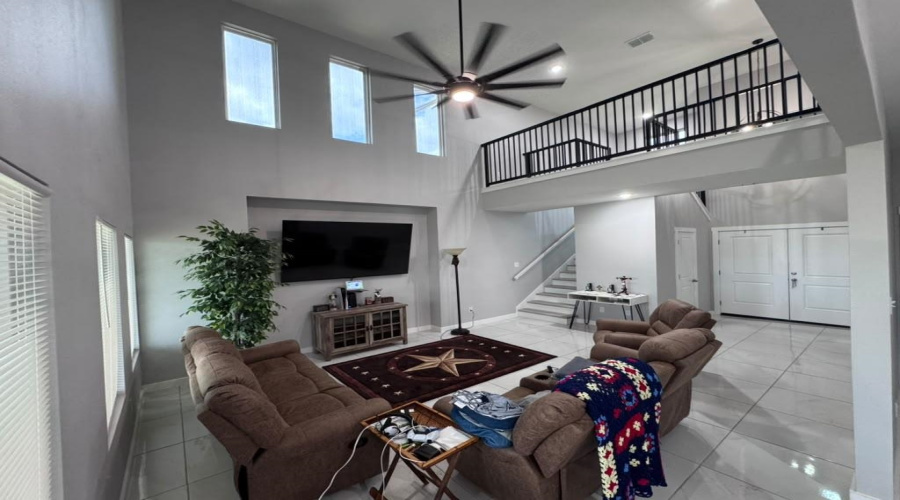 3012 Clydesdale Dr., Laredo, Texas 78046, 3 Bedrooms Bedrooms, 7 Rooms Rooms,2 BathroomsBathrooms,Residential,For Sale,3012 Clydesdale Dr.,20264242