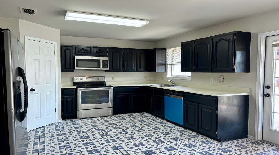 8701 Martinique Dr, Laredo, Texas 78045, 3 Bedrooms Bedrooms, 5 Rooms Rooms,2 BathroomsBathrooms,Residential,For Sale,8701 Martinique Dr,20264247