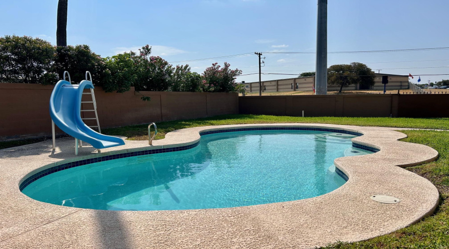8701 Martinique Dr, Laredo, Texas 78045, 3 Bedrooms Bedrooms, 5 Rooms Rooms,2 BathroomsBathrooms,Residential,For Sale,8701 Martinique Dr,20264247