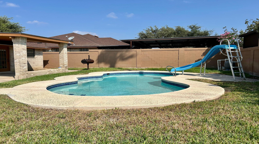 8701 Martinique Dr, Laredo, Texas 78045, 3 Bedrooms Bedrooms, 5 Rooms Rooms,2 BathroomsBathrooms,Residential,For Sale,8701 Martinique Dr,20264247