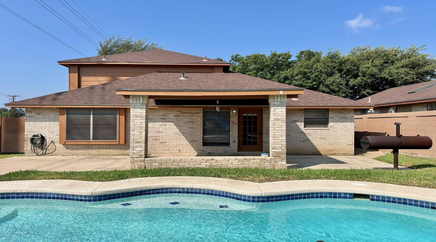 8701 Martinique Dr, Laredo, Texas 78045, 3 Bedrooms Bedrooms, 5 Rooms Rooms,2 BathroomsBathrooms,Residential,For Sale,8701 Martinique Dr,20264247