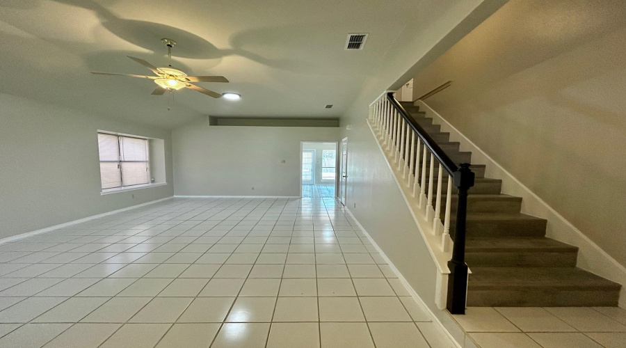 8701 Martinique Dr, Laredo, Texas 78045, 3 Bedrooms Bedrooms, 5 Rooms Rooms,2 BathroomsBathrooms,Residential,For Sale,8701 Martinique Dr,20264247