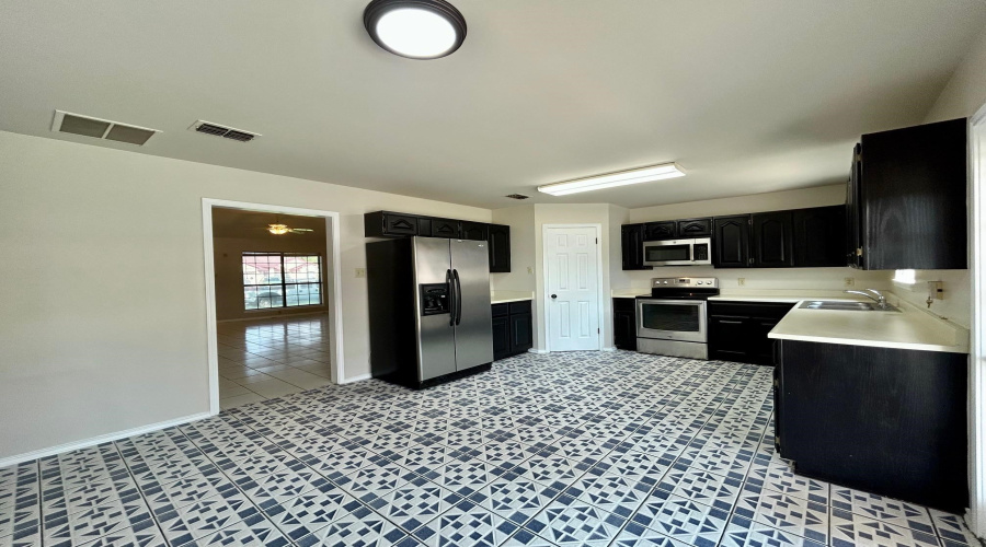 8701 Martinique Dr, Laredo, Texas 78045, 3 Bedrooms Bedrooms, 5 Rooms Rooms,2 BathroomsBathrooms,Residential,For Sale,8701 Martinique Dr,20264247