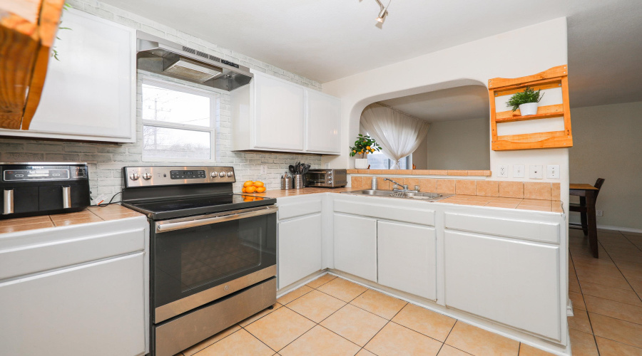 2426 Jean St, LAREDO, Texas 78046, 3 Bedrooms Bedrooms, 8 Rooms Rooms,2 BathroomsBathrooms,Residential,For Sale,2426 Jean St,20264251