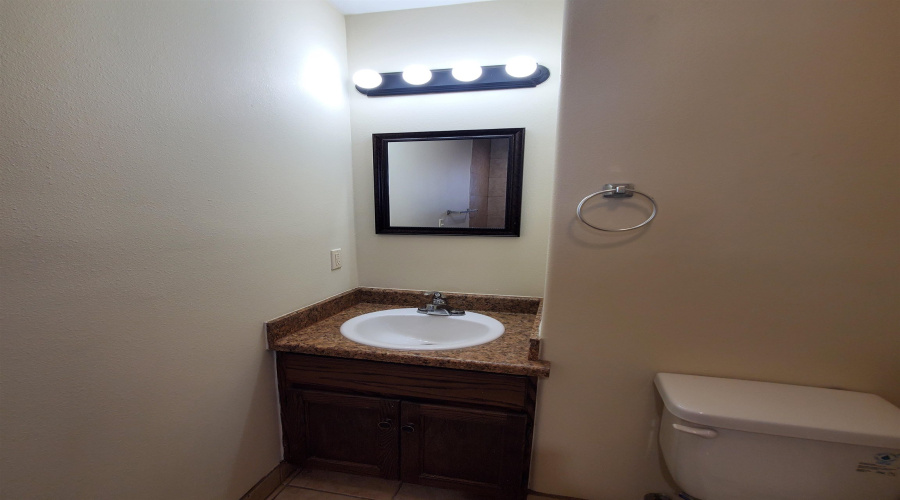 1007 Emerald Valley Dr., Laredo, Texas 78043, 1 Bedroom Bedrooms, 2 Rooms Rooms,1 BathroomBathrooms,Residential,For Rent,1007 Emerald Valley Dr.,20264252