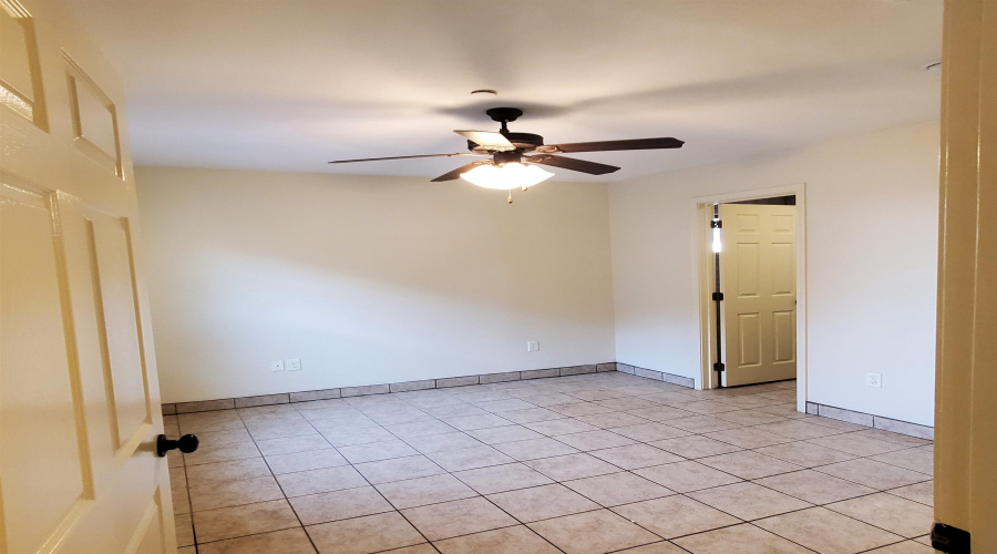 1007 Emerald Valley Dr., Laredo, Texas 78043, 1 Bedroom Bedrooms, 2 Rooms Rooms,1 BathroomBathrooms,Residential,For Rent,1007 Emerald Valley Dr.,20264252