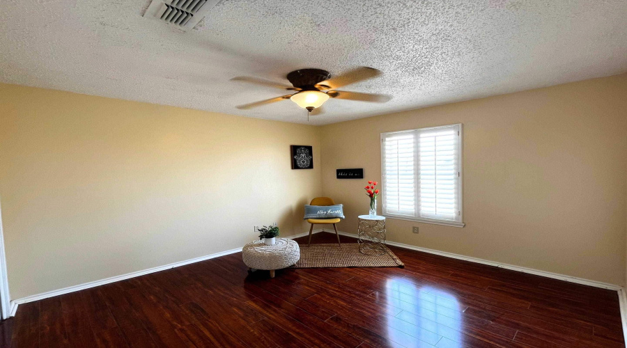506 Shiloh Dr, LAREDO, Texas 78045, 3 Bedrooms Bedrooms, 5 Rooms Rooms,2 BathroomsBathrooms,Residential,For Sale,506 Shiloh Dr,20264253