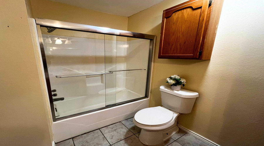 506 Shiloh Dr, LAREDO, Texas 78045, 3 Bedrooms Bedrooms, 5 Rooms Rooms,2 BathroomsBathrooms,Residential,For Sale,506 Shiloh Dr,20264253