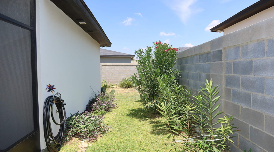 1720 Cordova Dr., LAREDO, Texas 78046, 3 Bedrooms Bedrooms, 5 Rooms Rooms,2 BathroomsBathrooms,Residential,For Sale,1720 Cordova Dr.,20264254