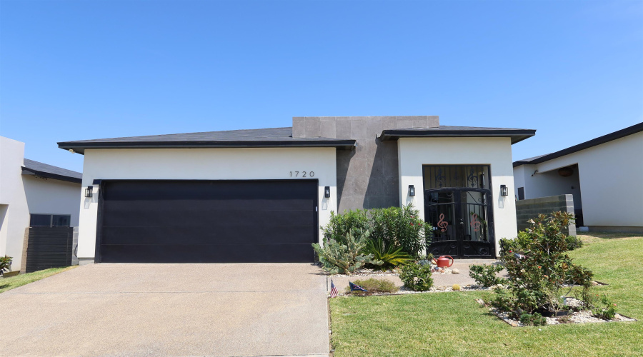 1720 Cordova Dr., LAREDO, Texas 78046, 3 Bedrooms Bedrooms, 5 Rooms Rooms,2 BathroomsBathrooms,Residential,For Sale,1720 Cordova Dr.,20264254