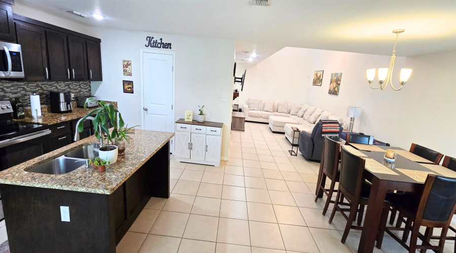 3721 Jesus Dimas, Laredo, Texas 78046, 3 Bedrooms Bedrooms, 5 Rooms Rooms,2 BathroomsBathrooms,Residential,For Sale,3721 Jesus Dimas,20264257