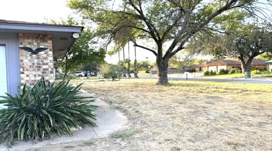 709 Graceland Dr, Laredo, Texas 78045, 3 Bedrooms Bedrooms, 7 Rooms Rooms,2 BathroomsBathrooms,Residential,For Sale,709 Graceland Dr,20264259