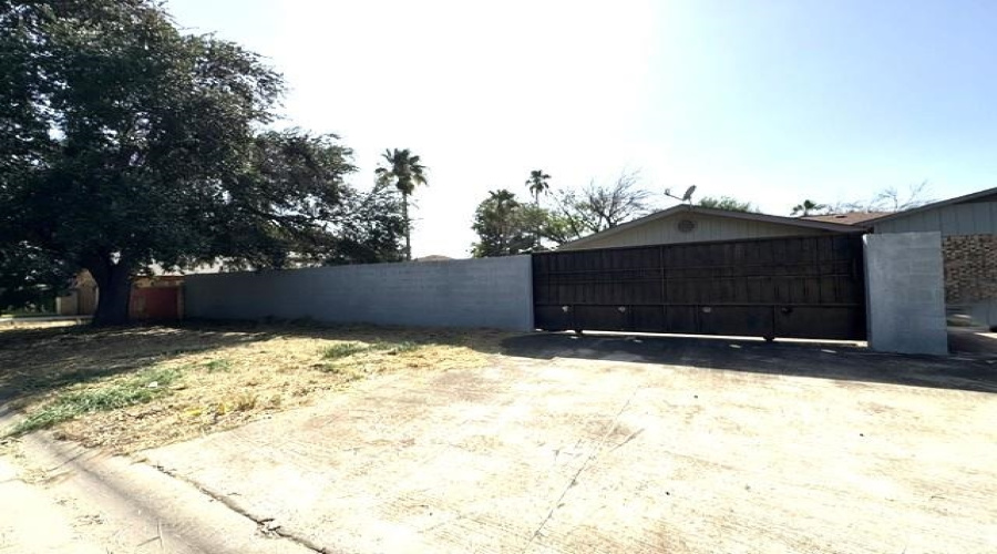 709 Graceland Dr, Laredo, Texas 78045, 3 Bedrooms Bedrooms, 7 Rooms Rooms,2 BathroomsBathrooms,Residential,For Sale,709 Graceland Dr,20264259