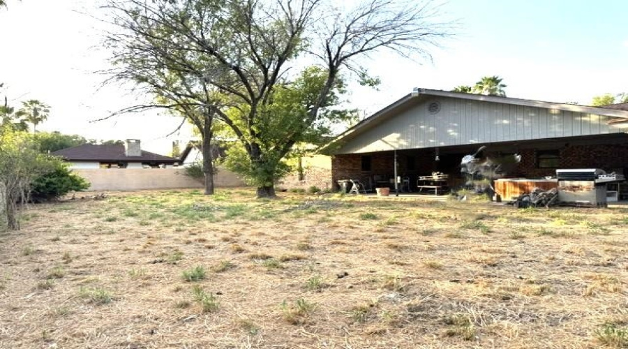 709 Graceland Dr, Laredo, Texas 78045, 3 Bedrooms Bedrooms, 7 Rooms Rooms,2 BathroomsBathrooms,Residential,For Sale,709 Graceland Dr,20264259