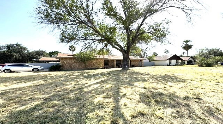 709 Graceland Dr, Laredo, Texas 78045, 3 Bedrooms Bedrooms, 7 Rooms Rooms,2 BathroomsBathrooms,Residential,For Sale,709 Graceland Dr,20264259