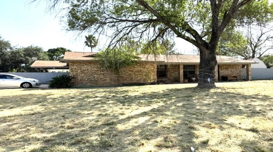 709 Graceland Dr, Laredo, Texas 78045, 3 Bedrooms Bedrooms, 7 Rooms Rooms,2 BathroomsBathrooms,Residential,For Sale,709 Graceland Dr,20264259