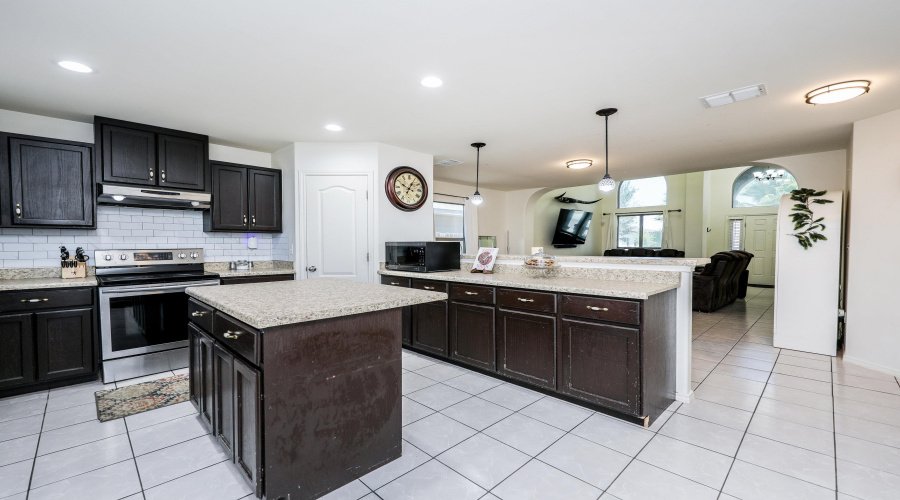 5531 Marble Falls St, Laredo, Texas 78046, 4 Bedrooms Bedrooms, 8 Rooms Rooms,2 BathroomsBathrooms,Residential,For Sale,5531 Marble Falls St,20264260