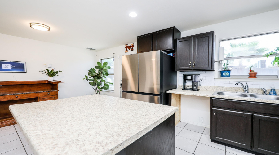 5531 Marble Falls St, Laredo, Texas 78046, 4 Bedrooms Bedrooms, 8 Rooms Rooms,2 BathroomsBathrooms,Residential,For Sale,5531 Marble Falls St,20264260