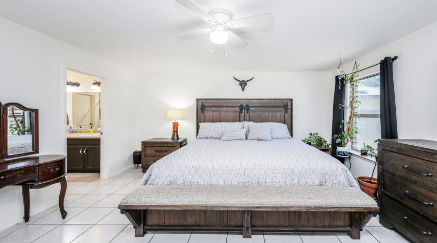 5531 Marble Falls St, Laredo, Texas 78046, 4 Bedrooms Bedrooms, 8 Rooms Rooms,2 BathroomsBathrooms,Residential,For Sale,5531 Marble Falls St,20264260
