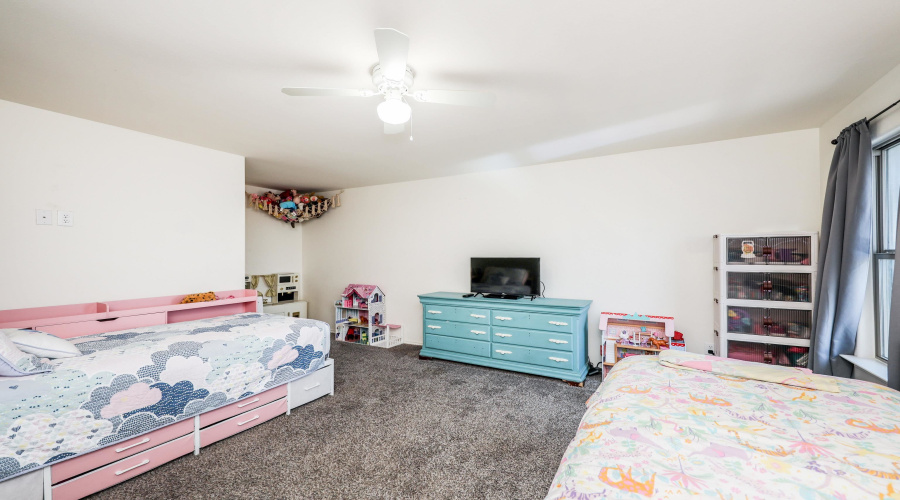 5531 Marble Falls St, Laredo, Texas 78046, 4 Bedrooms Bedrooms, 8 Rooms Rooms,2 BathroomsBathrooms,Residential,For Sale,5531 Marble Falls St,20264260